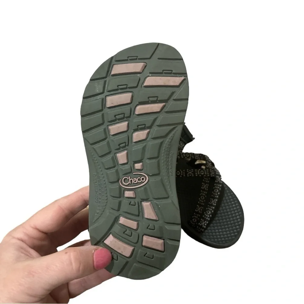 Like New - Chaco Ecotread Sandals - Hugs and kisses - size 11